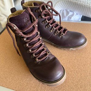 Fernie Insulated Waterproof Boots Size 6